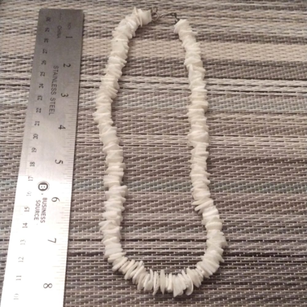 Shell π Necklace - Picture 2 of 2